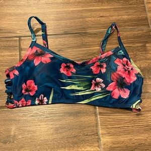 NWOT Kona Sol floral bikini top
